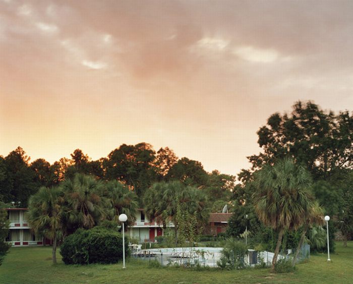 Abandoned motels in the United States